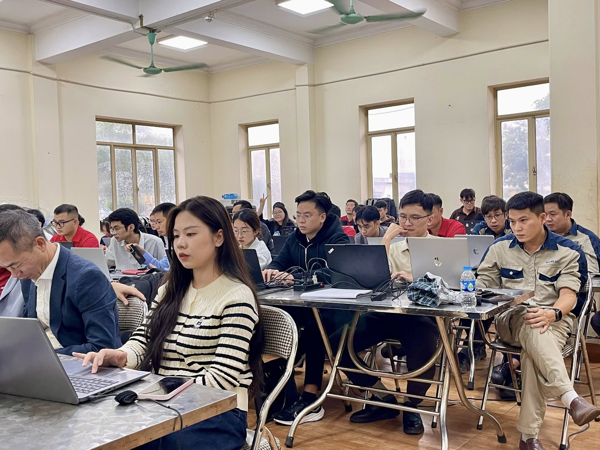 AI-cho-nha-may-san-xuat