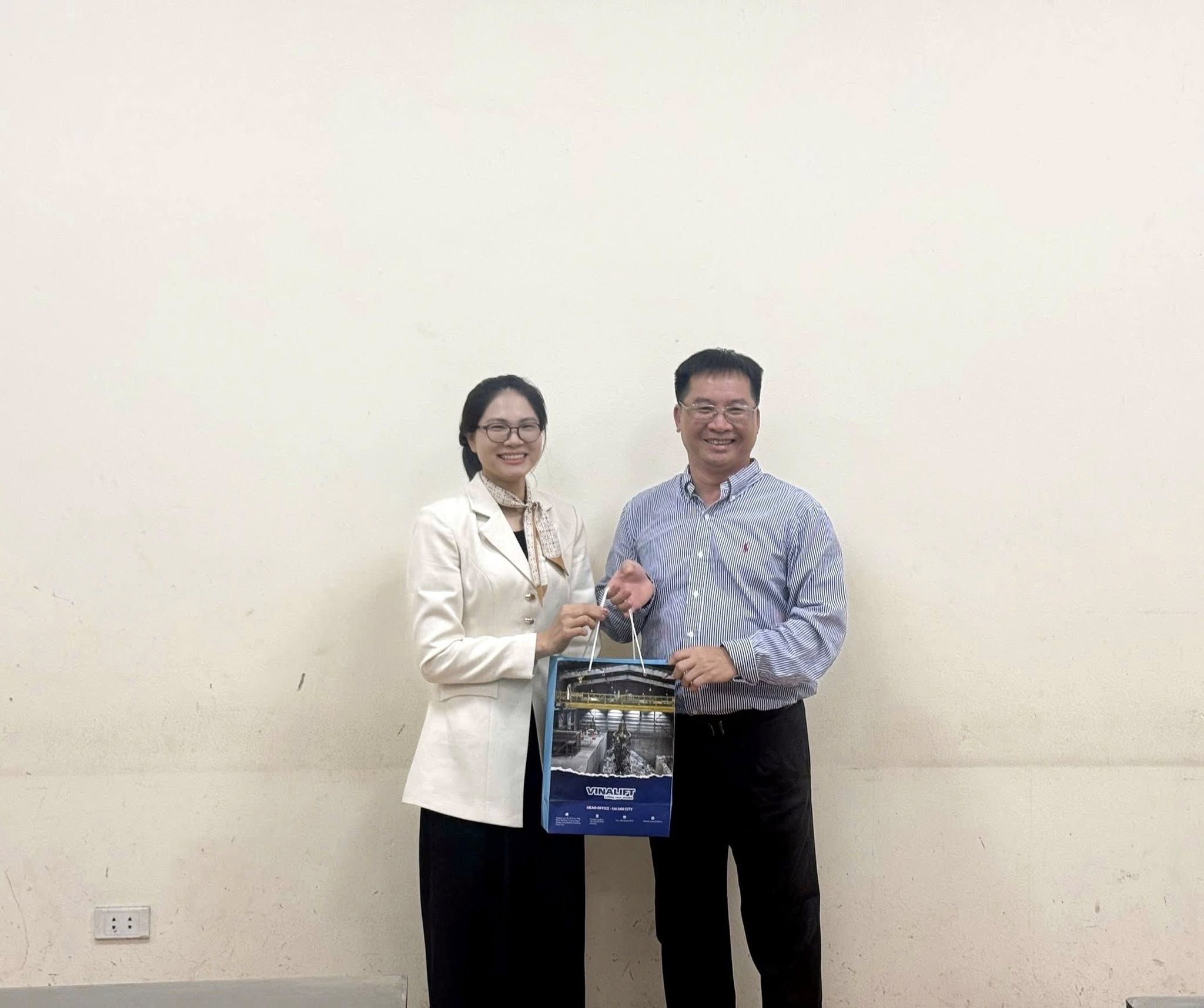 AI-cho-nha-may-san-xuat